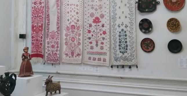 Виставка «Музейні скарби. З надходжень 1902-1927 років» у Національному музеї українського народного декоративного мистецтва